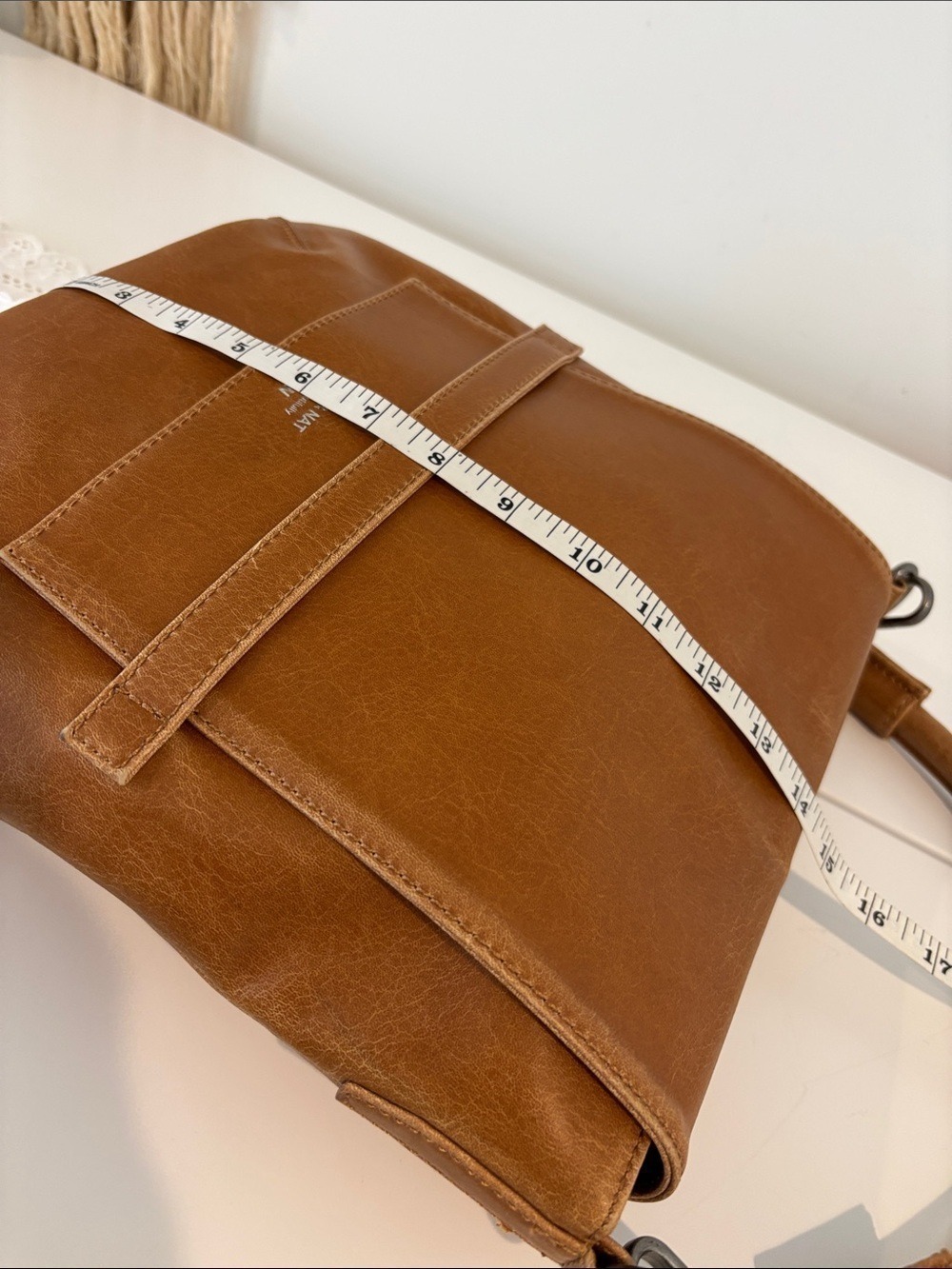 MATT & NAT envelope messenger bag satchel faux leather tan caramel colour - Picture 13 of 17